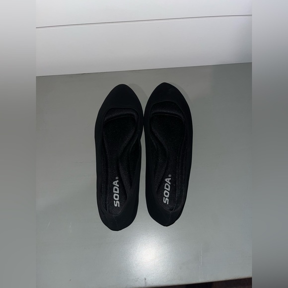 basic black flats - Picture 2 of 4